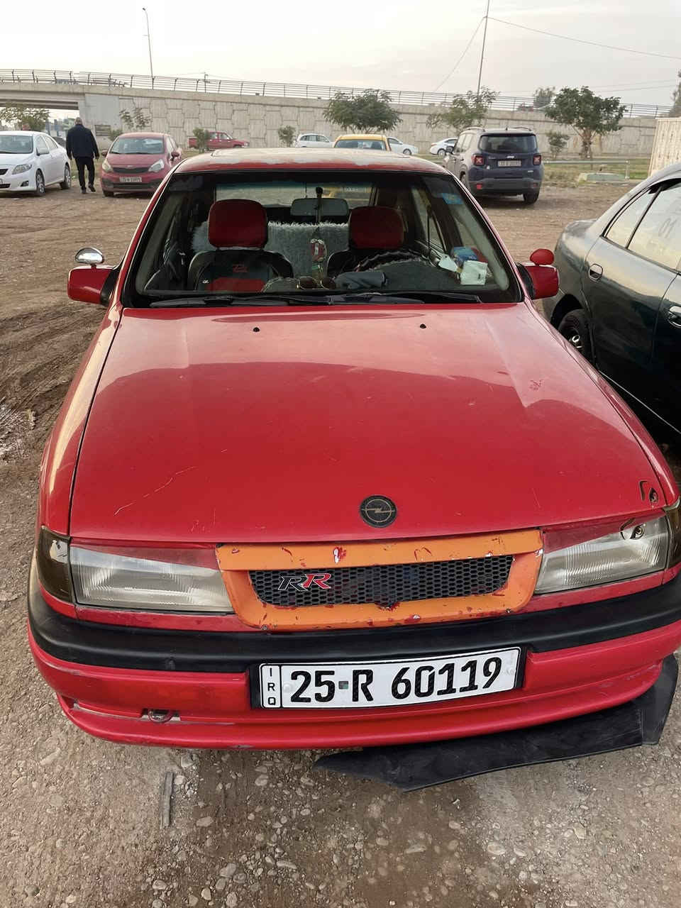 السلام عليكم اوبل فكترا موديل 1993 سياره سنويه جديده ودفتر بانزين بيها وسياره ع بلاد ومحرك 16 قايش عريض والسعر 33 وبيها مجال 
***********
