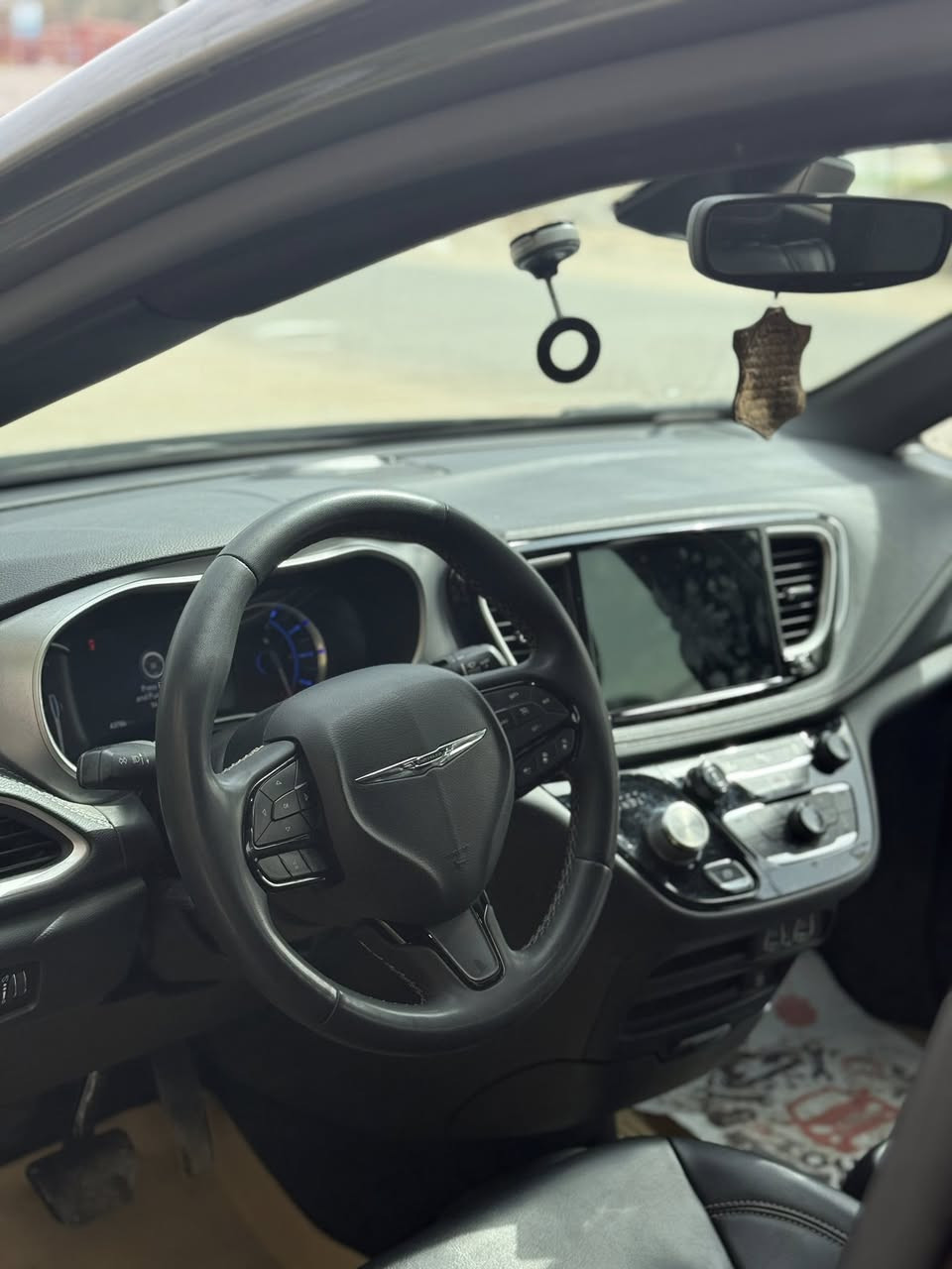 يا الله

سلام عليكم
للبيع او مراوس 

كرايسلر باسيفيكا هايبرد  S 2023 🔥
كلين كلين بدون قطرة صبغ 

📍 الموقع: كربلاء 

✨ المواصفات:

🔹 تشغيل بصمة + تشغيل عن بعد

🔹التبريد 3 قطع منفصل

🔹 كشنات كهرباء

🔹 بيبان كهرباء + الجنطة كهرباء

🔹 شاشة + كاميرا خلفية

🔹 إنارة LED أمامية + بك لايت LED

🔹 داخل جلد فخم

🔹 رادار أمامي + نظام تحديد المسار

🔹شاشات داخلية 

🔹الرقم بغداد بأسمي 

✅ السياره جديدة كلين بيها فقط بارد بالجاملغ الأمامي 
وبداية البنيد بدون صبغ السيارة 

رقم الشاصي 2C4RC1L79PR501482

📏 ماشية: 29

السعر :260  وبيها مجال بسيط


**إذا كنت صاحب هذا الإعلان وتريد حذفه لأي سبب، رجاءا أرسل رسالة إلى الدعم الفني**