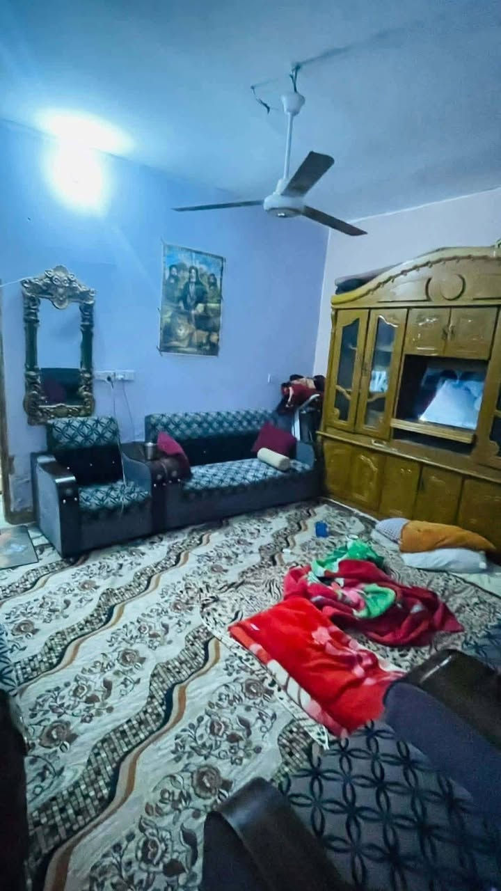 السَلآْم عَلْيُكّمٌ وٍرٍحَمُةّ الله وٍبُرٍكآتُهْ
بيت زراعي 
سوك الشيوخ حي الجوادين شارع ام البنين عليها السلام 
مساحه 100م 
يبعد عن شارع العام التبليط مسافه 300م 
غرفه وهول ومطبخ وصحيات خارجيه وساحه 
البناء بلوك السقف شيلمان 
السعر مناسب جداً 17مليون وبيه مجال 
نستقبل كافه العروض سوك الشيوخ وگرمه بني سعيد وذي قار للئستفسار اكثر
مراسله الصفحه او الاتصال على الرقم التالي
***********
