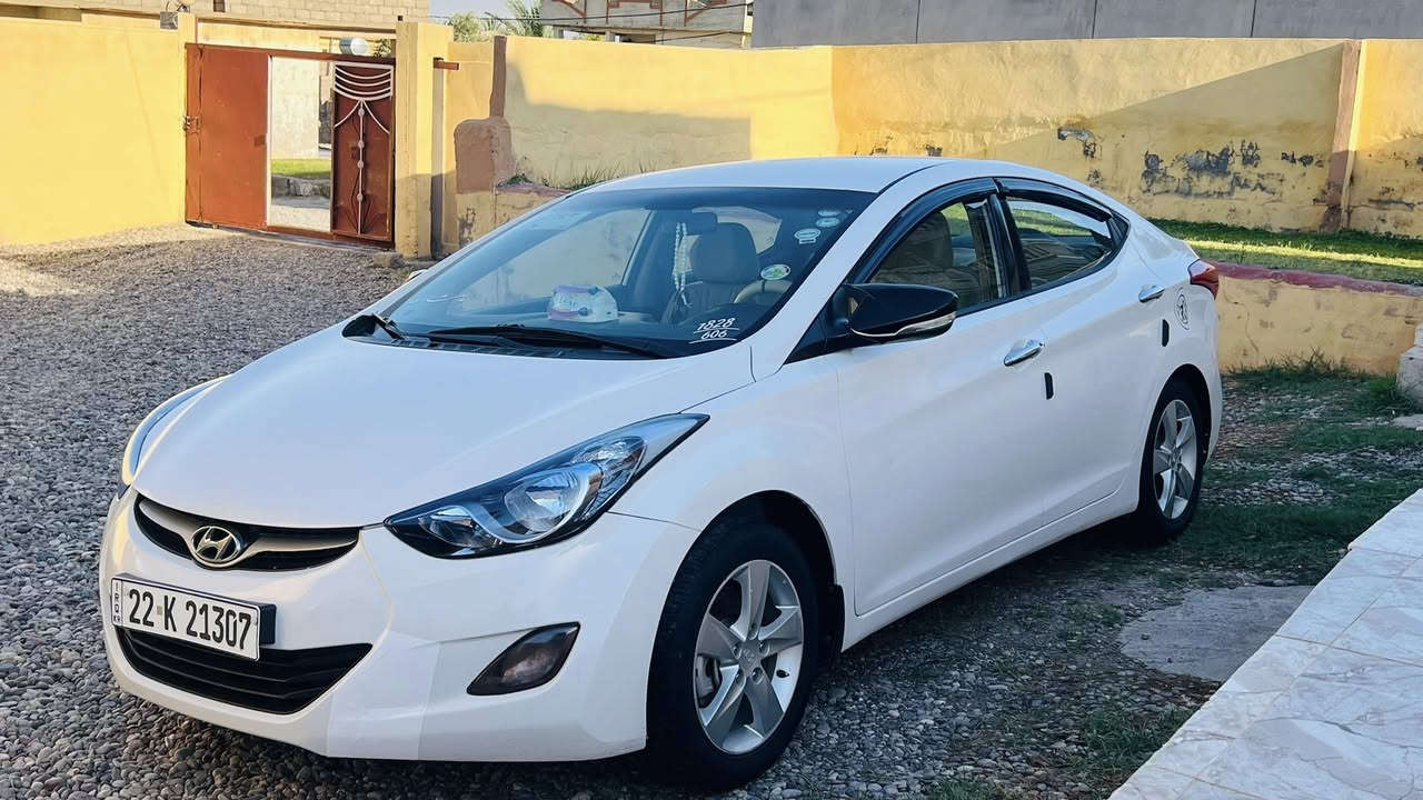 النتره 13 خليجي محرك 18 مفتوح شرط لاصرف ولانفخ بيها شخط بالباب الخلفي على الداير وبيها حالوب قليل جدا مايبين بيع او مراوس يرهم الاتصال على رقم موبايل ***********
