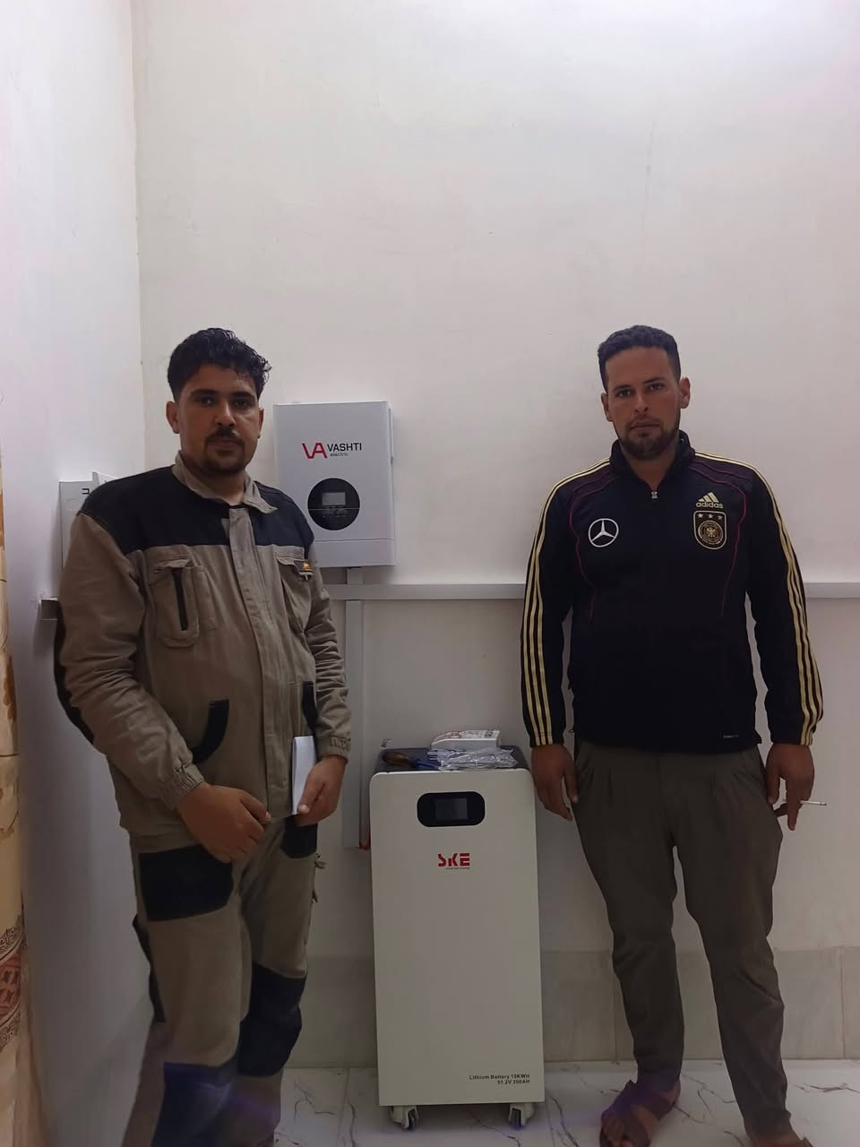 لسنا الوحيدين لكننا الافضل باسعار تنافسية حقيقية وضمان لاطول فترة 
🔰 شركة الشروق للطاقة الشمسية ⚡
©️الكادر الثاني ( كادر ابو اليمان  ) 
✅ بفضل الله تم نصب منضومة
 الاسم : ماهر الصخر ابو نزهان  
الموقع :  قرية الحاج علي  
16 امبير نهاري و 16 ليلي 
⚙️ مواصفات المنظومة:
©️الواح باينل ايطالي 600W عدد 8 بضمان لمدة 10سنوات
®️ جهاز انفيرتر 6KW Vashti بضمان سنة 
™️ بطارية SKE 15KW ضمان 5 سنوات  

⛔منضومانتا تتميز: 
🔹  ألواح سولار الماني  600 واط
🔹 انفرتر كاربون بلوو گري وفليستي كافة الاحجام كيلوواط (قدرة تشغيل عالية واستقرار فرق الجهد Voltage )
🔹 بطارية JHPV  و SHUBA و PPT بشاشات لمس حديث اخر اصدار 8000 دورة بعمر افتراضي ١٥ سنة  خزن قوي واستقرار ممتاز 
🔹 قواعد حديد مغلون ضد الصدأ 
🔹 قواطع حماية للتيار المستمر DC 
🔹 قواطع حماية للتيار المتناوب AC 
🔹 اسلاك نحاس ثقيل 
لماذا نحن الافضل  ؟ 
بسهولة لان طاقتنا :
✅ مناسبة لتشغيل:
✔️ إنارة كاملة
✔️ ثلاجة
✔️ أجهزة منزلية متعددة
✔️ إمكانية تشغيل أجهزة أكبر بفضل انفرتر 4كيلوواط
🔰 شركة الشروق للطاقة الشمسية
✔️ صيانة دورية 
✔️ جميع اجهزتنا من مناشئ عالمية ممتازة وبضمان لعمر اطول
✔️ اسعارنا تنافسية 
✔️ ضمان وجودة عالية
✔️ تجهيز وتنصيب في جميع محافظات عراقنا الحبيب 🇮🇶

عروض خاصة ولفترة محدودة ( عروضنا تشمل النصب والصيانة الدورية)  : 

للحجز والاستفسار اتصل على الارقام التالية

بأدارة محمد السمران    ابو ذهب

***********
‭
***********
‭
