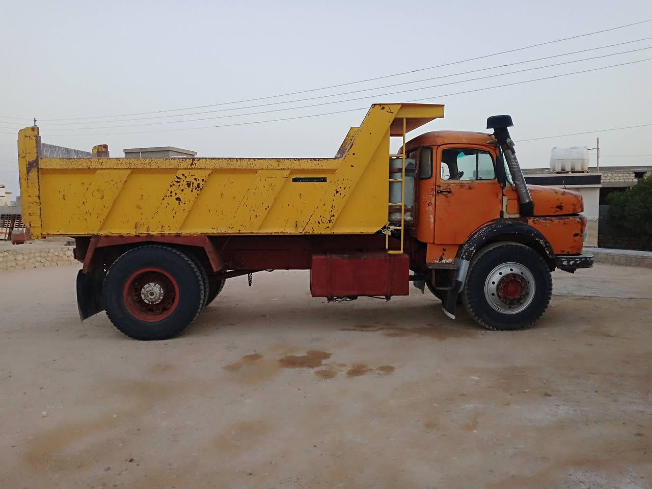 اسلام عليكم
مكفول بالنشر 
كلابه مايلر 
موديل 82
رقم الانبار 
مكان سياره الانبار ناحيه الوفاء 
السعر و الاستفسار أكثر 
ع رقم ***********
