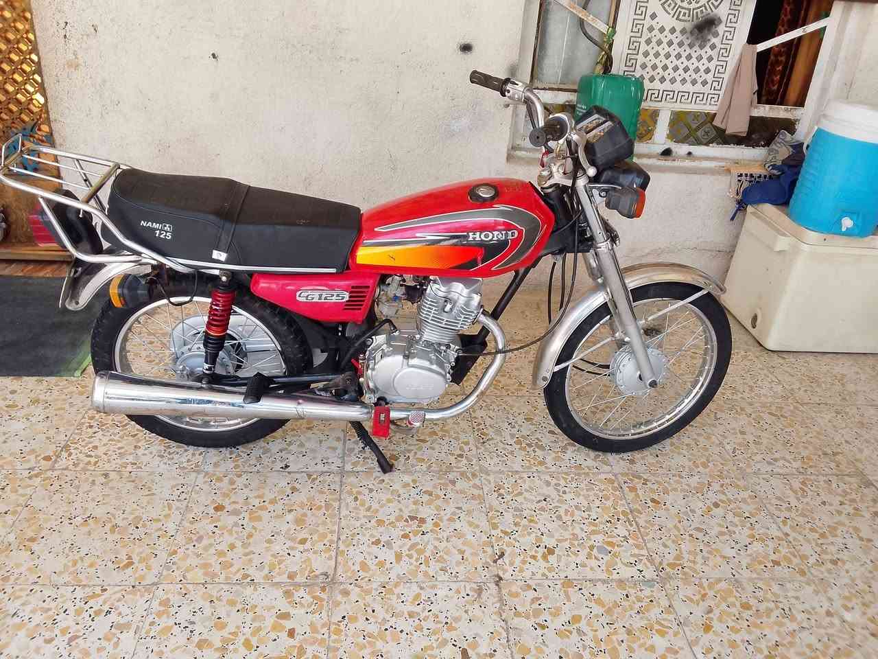 سلام وعليكم درجه نامه شلامجه مديل15 معمره 26 رقم وسنويه تحول ثاني يوم كهربيات شقاله مكينه ناعمه ونشطه مفتوح والفات مره واحد السعر مليون300 وبيه مجال الشراي العنوان زبير تصال*********** وتساب موجود وبل خدمه
