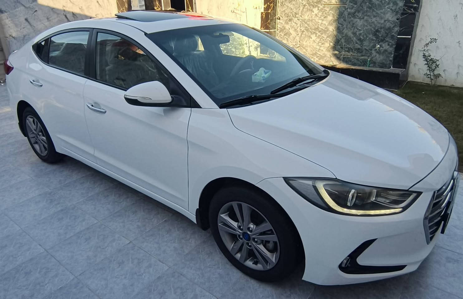 ‏النترا 2018 خليجي رقم بغداد مشروع وطني الرقم الجديد
‏مكفولة كفاله عامة من الصبغ والتبديل والبارد 
‏مكفولة حتة من الرصعة محرك 2000 دوش 
‏كير ومحرك كفالة
‏فول مواصفات 1ع 1 عدا البصمة
‏فتحة سلايت روف 
‏شاشة كبيرة + كامرا خلفية + كامرا امامية
‏داخلة فول صاج
‏تحكم استيرن جهتين + اشاير بلمري
‏مري كهربائي ترحيب
‏تبريد قطعتين امامي خلفي + حساسات خلفية
‏كشنات جلد بلادي
‏لايت لد عدسة + بك لايت لد
‏تبريد + حدادية+ تخم تاير كلة شركة
‏سويج عدد 2 // كتلولات الشركة موجودات //سبير منازل
‏السيارة نظيفة جداا
‏رايدة $167 للستفسار *********** اتصال فقط
‏
‏
