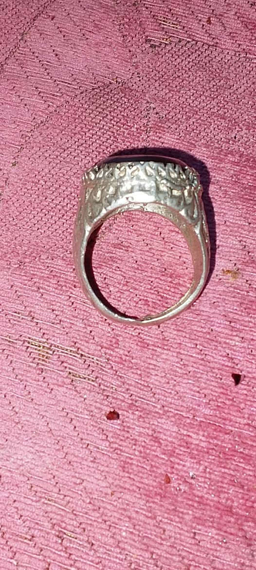 خاتم عقيق يماني قديم 
فضه صياغه خراسانيه 
عيار 925 سعره 30 البصرة, العراق


**إذا كنت صاحب هذا الإعلان وتريد حذفه لأي سبب، رجاءا أرسل رسالة إلى الدعم الفني**