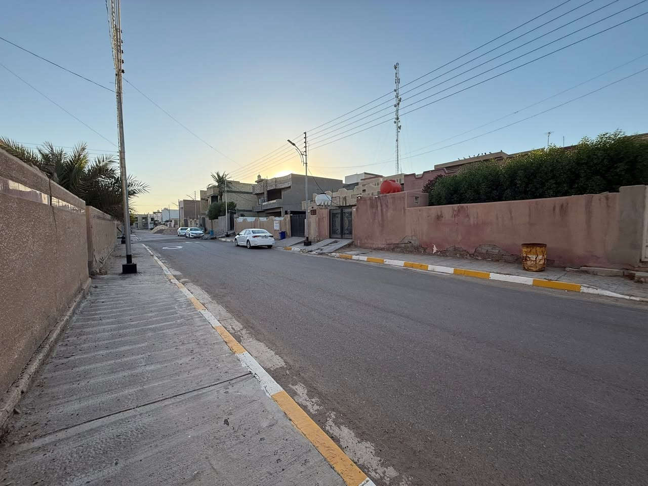 بسم الله الرحمن الرحيم
التسلسل (3) 
بيت للبيع في الفلوجة 
المنطقة حي الضباط خلف جامع المدلل 
المساحة : 200م 
الواجهة : 8 م 
النزال 25 م 
الشارع : 12 م
حالة البناء قديم 
قطع من بيت 
طابو ملك صرف 
سعر المتر 1200 ألف 
للاستفسار مراجعة #مكتب_المتوكل_للعقار 
موقع المكتب شارع المحكمة 
للاتصال : *********** / *********** 
#عقارات_الفلوجة #عقارات_العراق
