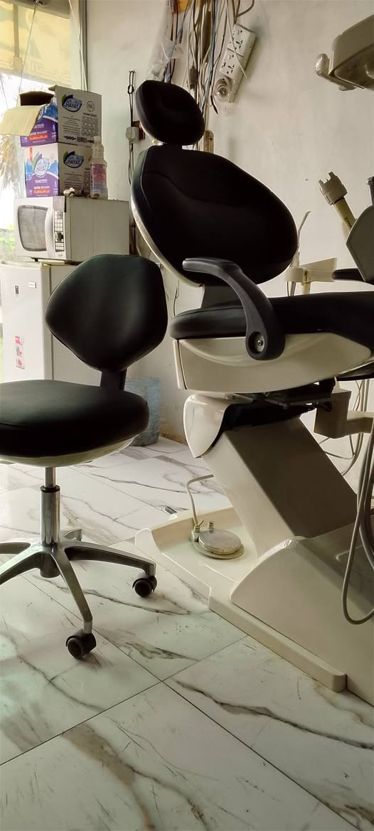 #للبيـــــــــع_كرســــــــــي أسنان مستعمل نوع Hurol  بسعر  مناسب /نشكر ثقتكم بمكتب  / الهادي دنت مستعدون 
°نقل عيادات الأسنان داخل وخارج بغداد

°تأهيل/صيانة /فتح /نصب كافة كراسي
الأسنان

بيع وشراء جيرات مستخدمه وجديده 

دوشمة كافة كراسي الأسنان
تخطيط وتأسيس عيادات الأسنان  

*********** / ابو هادي / عنوان بغداد  باب الثالث جزيرة بغداد السياحيه@
