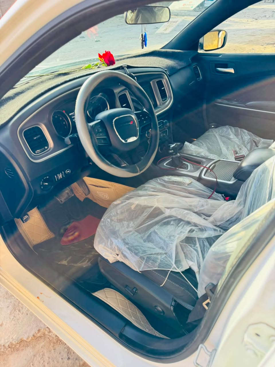 Sxt موديل 22شارجر
رقم بغداد بأسمي تقرير مياه امطار تعمل وتسير مكفوله ماشيه 150استخدام شخصي ***********جميع الصور موجوده بالمنشور السعر 250مستعجر على  البيع تحياتي للجميع
