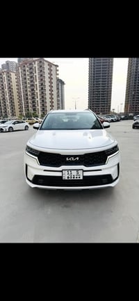 سورنتو 2023 للبيع فقط رقم بغداد مكفوله من الحار والبارد جديده كلش ماشي...