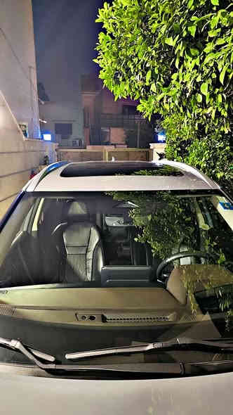 السلام عليكم 
نيسان روج فئة بلاتينيوم 2023 رقم بغداد 
السيارة بيها صبغ الجاملغ الايمن وربع البنيد تقريرها مياة امطار كذلك السيارة مصلحه تصليح بغداد درجة اولى من كل النواحي جميع تفاصيل السيارة شغاله كميكانيك وكهرباء فقط عقل الكاميرات بي خلل والسيارة اربع كاميرات السعر ( 160 ) $ للاستفسار ***********
