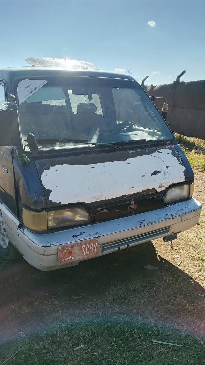 سلام عليكم بسته موديل 95 رقم واسط كير محرك اكسل شواصي مكفولات راعيه موجود يريد تحويل سلف دينمه باتري جدد تايرات تخم.السعر 20 وبيه مجال ***********. المكان واسط الصويره
