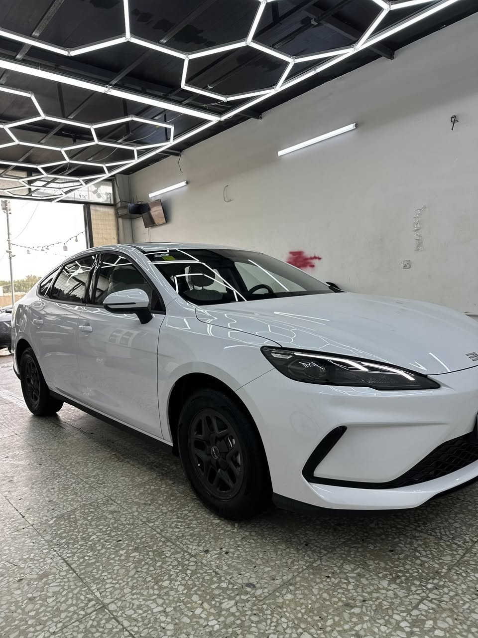 ملاحظه (امراوس فقط   كونا  وفرق  قليل جدا) BYD سيل 5 موديل 2025
رقم بغداد الجديد كامله

تحويل ثاني يوم

السياره زيرو بدون اي ملاحضه

🔰 المواصفات

انتبه السياره : هايبرد & بانزين & كهرباء يعني التفويله الوحده بانزين تمشيك 2100 كيلو

سعه التانكي 65لتر 

حساسات 360

حجم المحرك 1.5

شاشه كبيره

هند بريك كهرباء

دشبول شاشه ديجيتال

اوتو هولد

مفتاح التشغيل بصمه

تشغيل عن بعد تحكمات مقود

منفذ طاقه

منافذ شحن

ستيرن رياضي جلد حياكه

دخول ذكي

3 وضعيات قيادة

اشاير بل مري

تتسع المقصورة ل 5 ركاب

المقاعد جلد رياضي

لد امامي LED

‏LED بك لايت

قطعتين تبريد 

مثبت سرعة

حجم الاطار 16

مانع تزحلق

شاحنه خلفية

البطاريه ليثيوم الاقوى والاطول عمرا في عالم الهايبرد

مكاني بغداد

☎️ رقمي ‭***********
