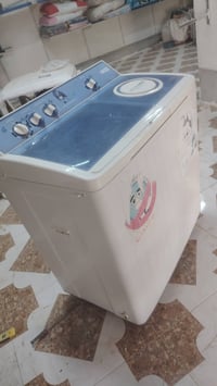 غسالة مستعملة • نظيفة • بيها مجال