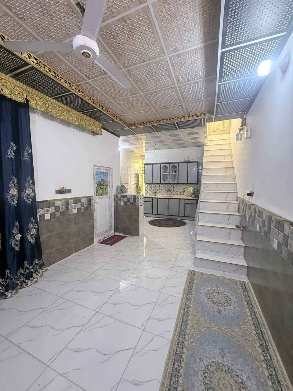السلام عليكم 
دار 100م للبيع
طابق واحد بناء جديد 
خدمات كاملة 
تبليط مدارس سوك قريب 
موقع البيت حولي قرب شارع جامعة الكفيل 
مقابل مجمع السلام 

السعر 80

***********

