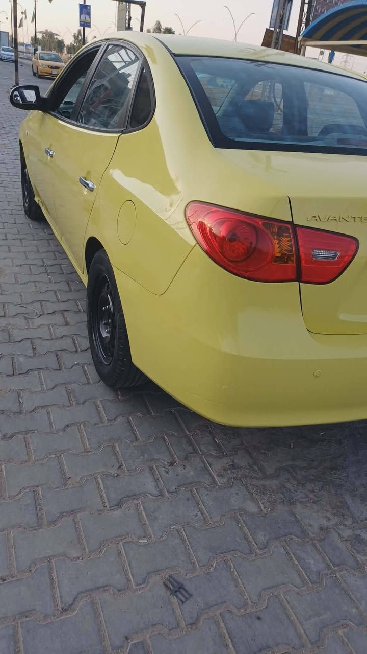 السلام عليكم سيارة للبيع
نواع النتره افانتي موديل 2010 دوات دوات بيه كصه جنطه 
السعره 43ورقه وبيه مجال وسياره موجود في واسط 
متومه طبق الأصل رقمه وسنويه بغداد ألماني وسنويه 2027
مكينه كير تخم تاير جديده وحديه كله شغل 
اني مكلف بالنشر نتصل على رقم موبايل ***********
