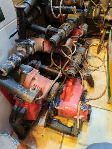 سلام عليكم
دريلات كسارات
دريلات تنكير ع الفحص وكلهم شغالات بفلس ونص ابيع للاستفسار الاتصال على الرقم ***********
