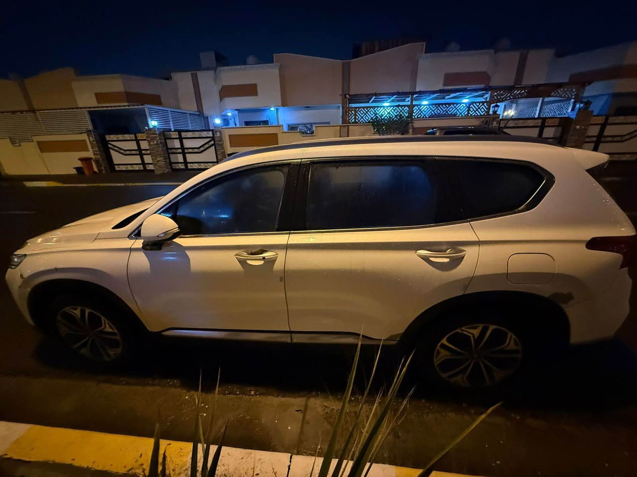 السلام عليكم 
سنتافي موديل 19 سياره فول عدى الفتحه خليجي كير مكينه حداده جاهزه ومرتبه وبالنسبه للتكشير الموجود بيها موضح بالصور وبيها ضربه بسيطه بالباب الحلف السايق وبالجنطه مالته هم بسيطه ماشيه 192كيلو مكينه 6 تبريد 3 قطع 
السعر 195$ البصرة, العراق


**إذا كنت صاحب هذا الإعلان وتريد حذفه لأي سبب، رجاءا أرسل رسالة إلى الدعم الفني**