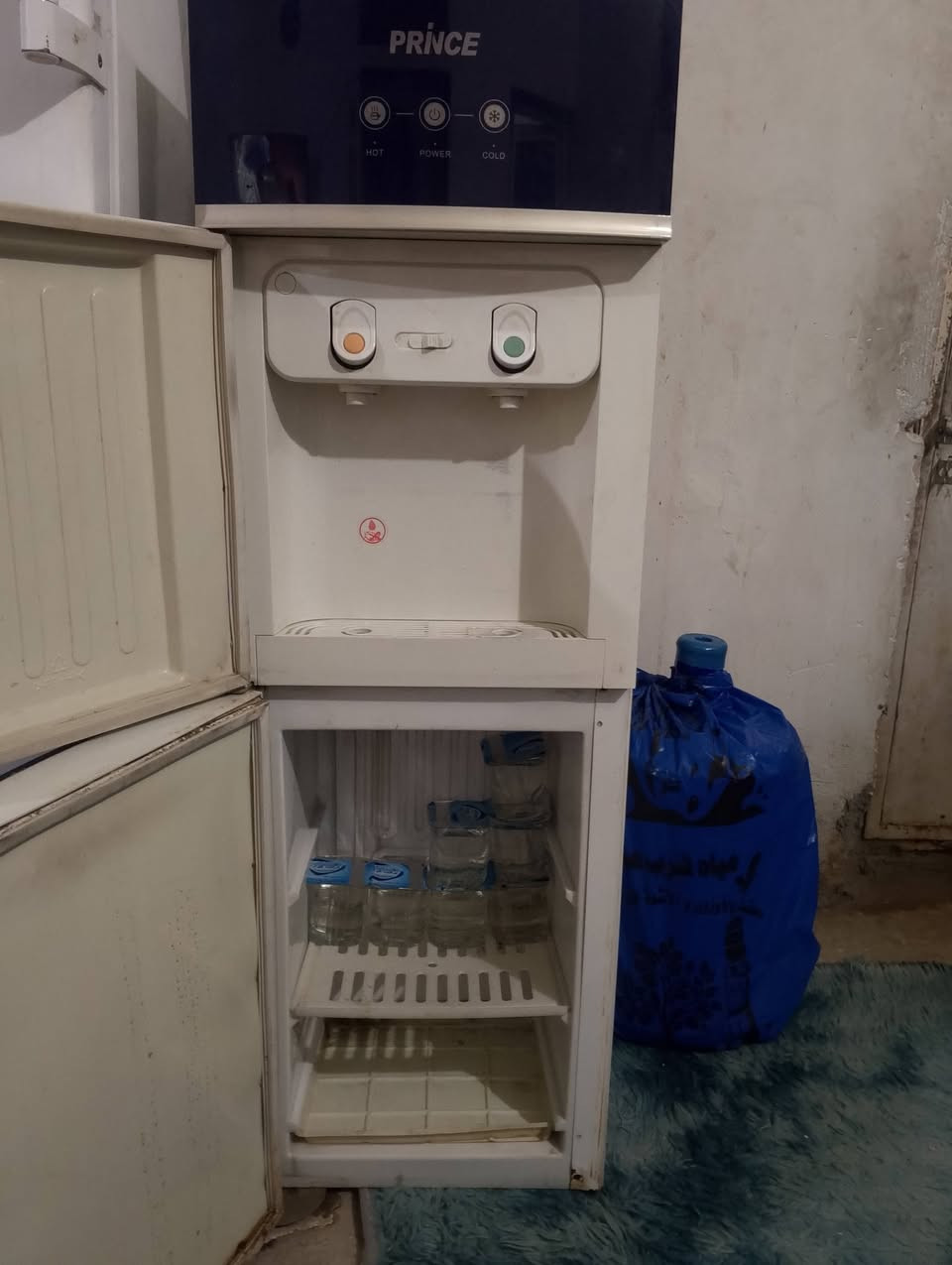 براد ماء حار بارد وبراد جوة وجه بلازمة جام نظيف جدا سعرة75 زعفرانية شارع الكهرباء *********** او مراوس مع مكيف وانطي فرق

