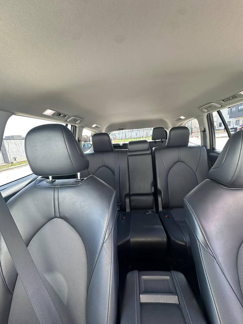 Toyota Grand Highlander XLE 2024

بۆ زانینی نرخ 
لایکی پەیج بکە و کۆمێت بکە نرخت پێدەگات

کەنەدییە 
25000کم ڕۆشتووە 
پێش و پاش کەپسی هەیە
تەنها دەرگای دواوە لە لا ساکن     
بڵەدی گۆردراوە 
چاملغی دواوە بۆیاخە 
جامی ڕەش (مولەتی)
هەروەها جامەکانی بڵەدی ڕەشن

سەیارەکە لە هەولێرە 

ژمارەی خاوەنی 
***********
_______________________

Toyota Grand Highlander XLE 2024
 

لمعرفة السعر
سوي لايك للصفحة واكتب تعليق ويوصلك السعر

وارد كندي
ماشية 25,000 كم
 بيها كبس أمامي وخلفي
فقط باب الخلفي من جهة الساكن مبدل بلدي
 الصدام الخلفي مصبوغ
 جام أسود (مضلل)
وكذلك الجامات بلدي سود

السيارة موجودة في أربيل

رقم صاحب السيارة
***********
