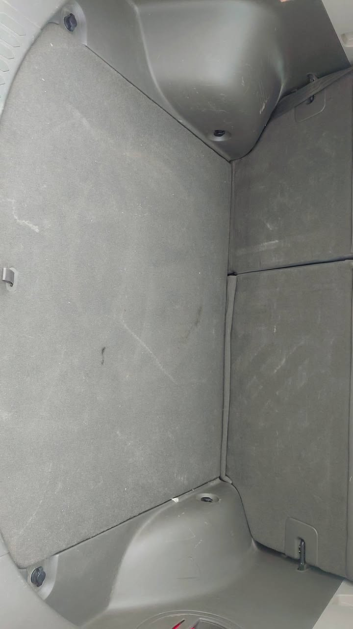 السلام عليكم 
كيا اسبورتج 2011
بيه شيرين صبغ وبيه مكانين تعديل بارد 
كير محرك كله شرط
فول موصفات بانورما
سنويه 2031هزه جديد بسمنه شرط التحويل 
مكاني كركوك 
***********
