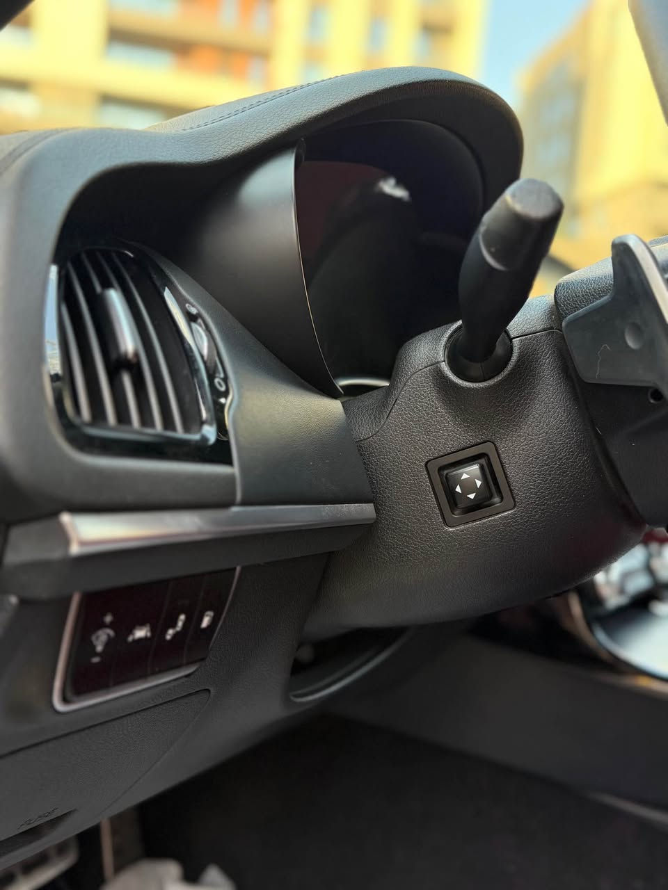 السلام عليكم كيا ستنكر للبيع ماشاء الله من انظف واحلى الستنكرات الي بلعراق 
موديل 2020 لون سمنتي 
كير محرك شراط مكينه v6 توين توربو طيران 
عليها برمجه وقوى ماشاء الله 
موصفاتها رادار حساسات امام خلفي 
رادار جانبي موئشر شارع 
داخل احمر بلادي لوك بعده 
كشن حار بارد سقف سلايت مرايات كهربائيه
ماشيه ٨٠ الف كيلومتر 
اكزوز سيستم ٤ اصوات بلادي 
نظام القياده 
‏Comfort smart sport eco custo
بلنسبه للصبغ فقط الصندوك صبغ 
ويل ١٩ يخبل 
رقم الشاصي ‏KNAE45LC0L6082811
مكان السياره سليمانيه 
السعر 215 ورقه وبيها مجال 
للاستفسار اكثر *********** السليمانية, العراق
