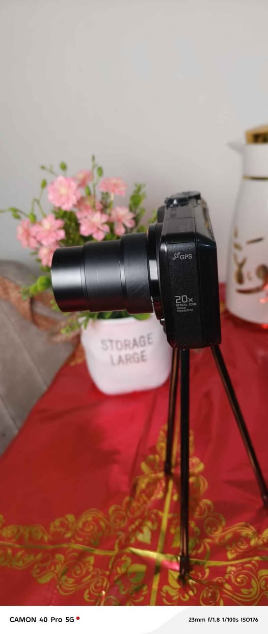 -. بدقة تصوير تبلغ 18.2 ميجابكسل 
 ومستشعر  Exmor R لإنتاج صور عالية الجودة.

 التقريب البصري القوي بمعدل 20 ضعفاً (20x).

 مقاطع الفيديو بدقة عالية (Ful( HD).
 تصوير البانورامي الذكي وتسجيل المواقع عبر نظام تحديد المواقع (GPS
ملقاته:
 بطارية✅
رام✅
كيبل شحن✅
جنطة كركوك, العراق


**إذا كنت صاحب هذا الإعلان وتريد حذفه لأي سبب، رجاءا أرسل رسالة إلى الدعم الفني**