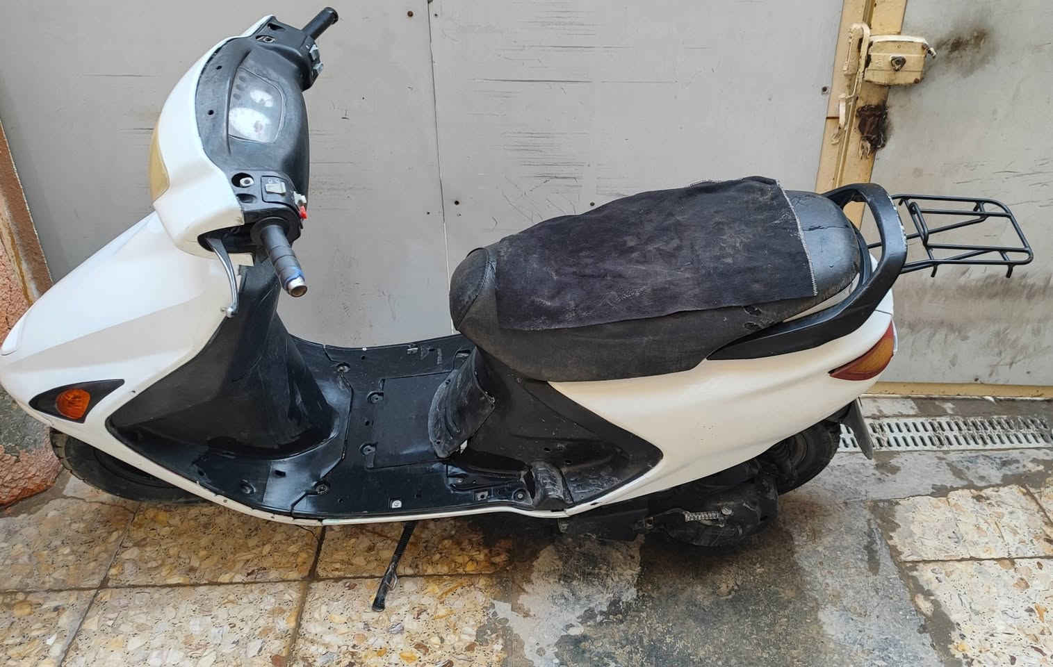 السلام عليكم دراجه فراشه للبيع نثيه مكان حله سعر 300وبيه مجال الاستفسار على الرقم ***********
