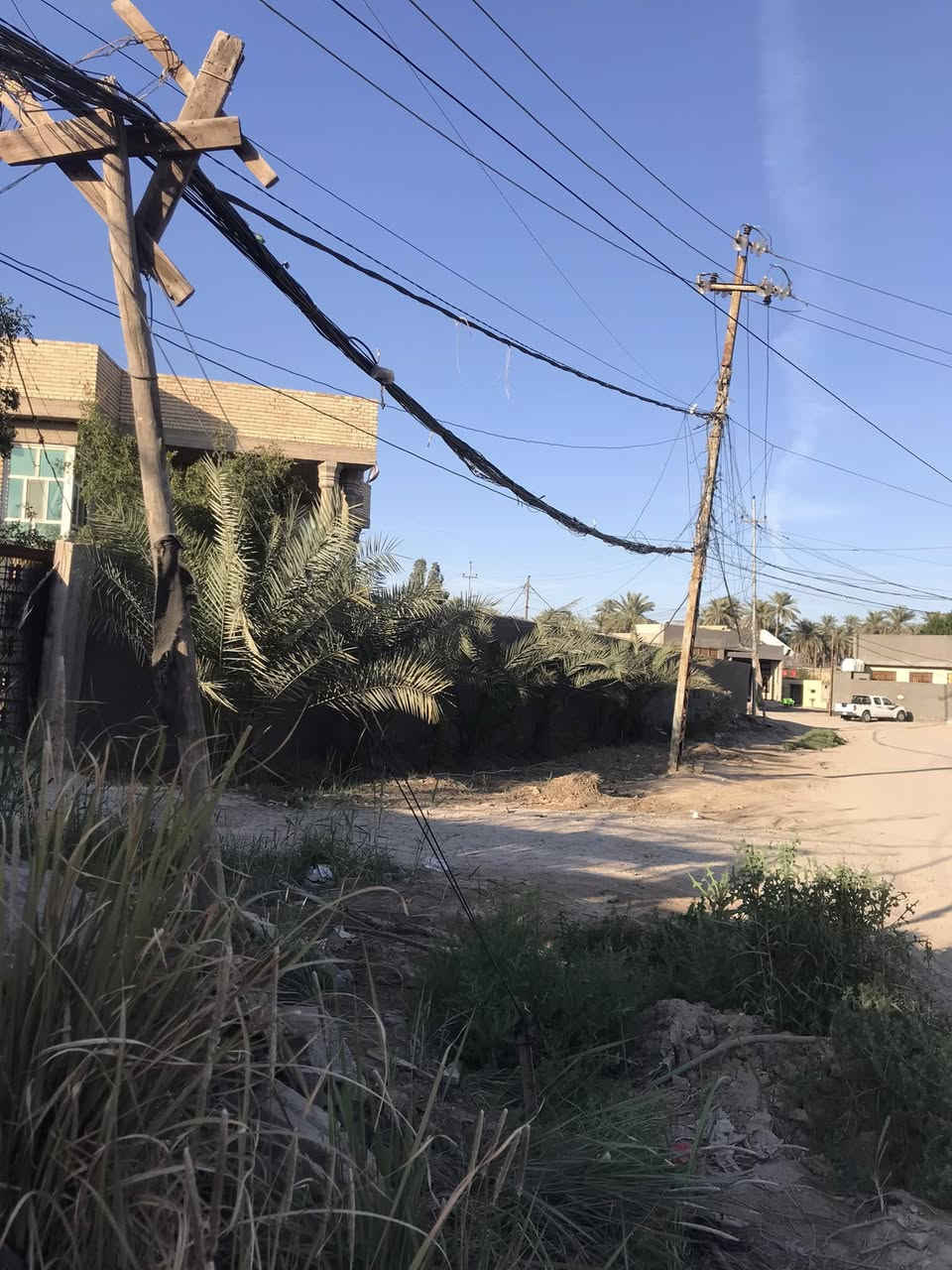 سلام عليكم اخوان احنه كادر لتصفية وترتيب وايرات المولدات انشيل الواير التالف والمتروك ونرتبه مثل الضفيره عندك نقل جوزات او بوردات تنضيف التيوله اتصل وتدلل ***********
