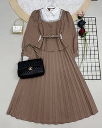 فستان • قياس ٤٨ • شحاطة ٣٨