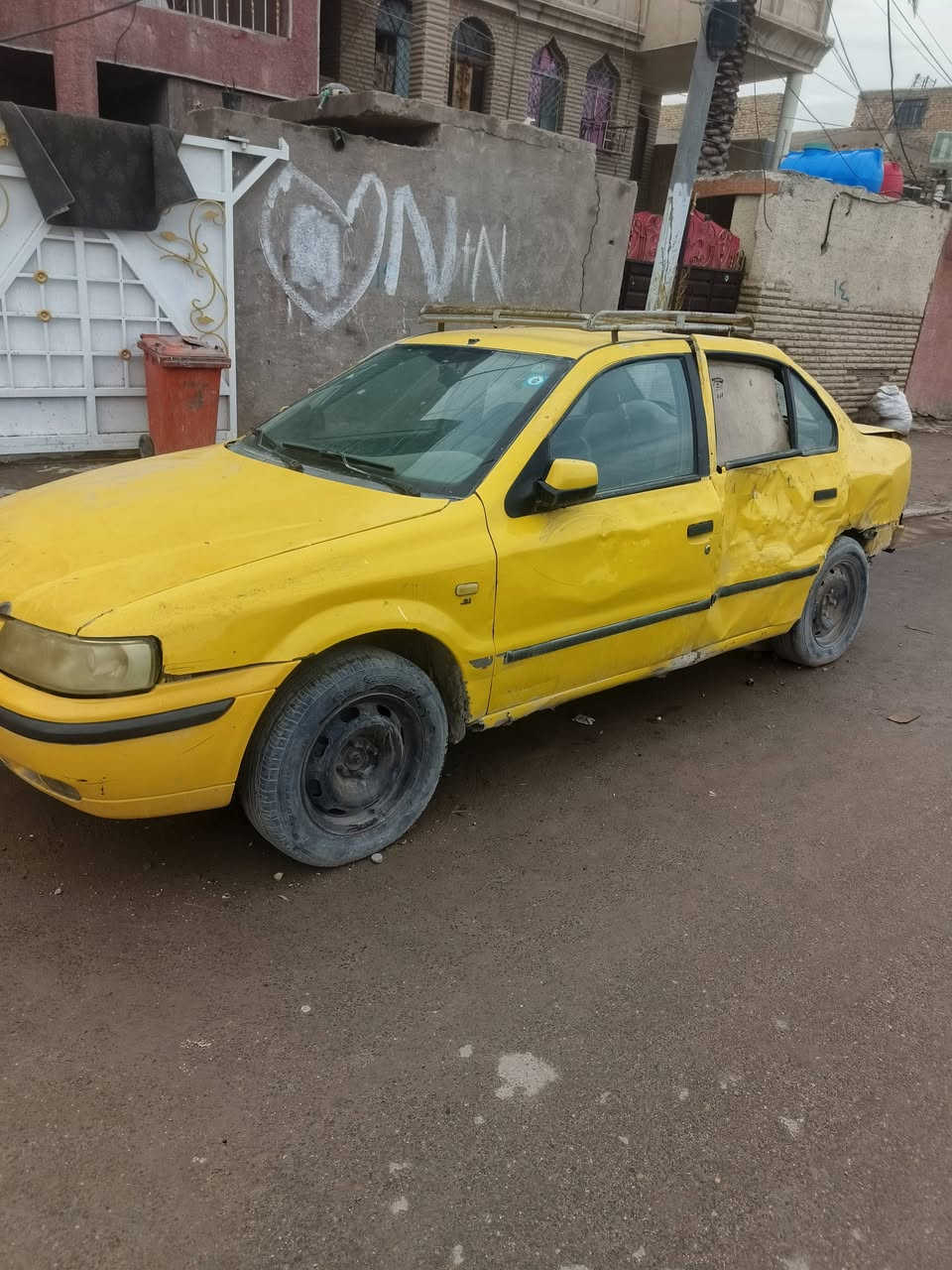 السلام عليكم سياره سمنت للبيع رقم سنويه جديده انتها السنويه لسنة ٢٨مشروع وطني هيه غرامات عليه  موديل ٩ محور مكينه وكير كورله سعر ١٦ ورقه العنوان بغداد الشعب حي الجزائر  ممتواجد على الفيس رقم الموبايل ***********
