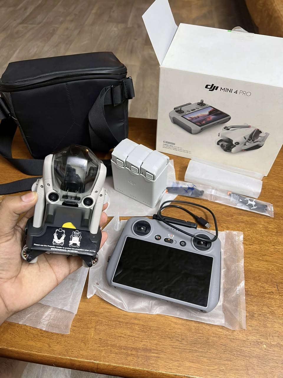 متاح كسر كارتون ميني4برو كومبو بلاس
الحجز خاص او واتساب*********** بغداد
