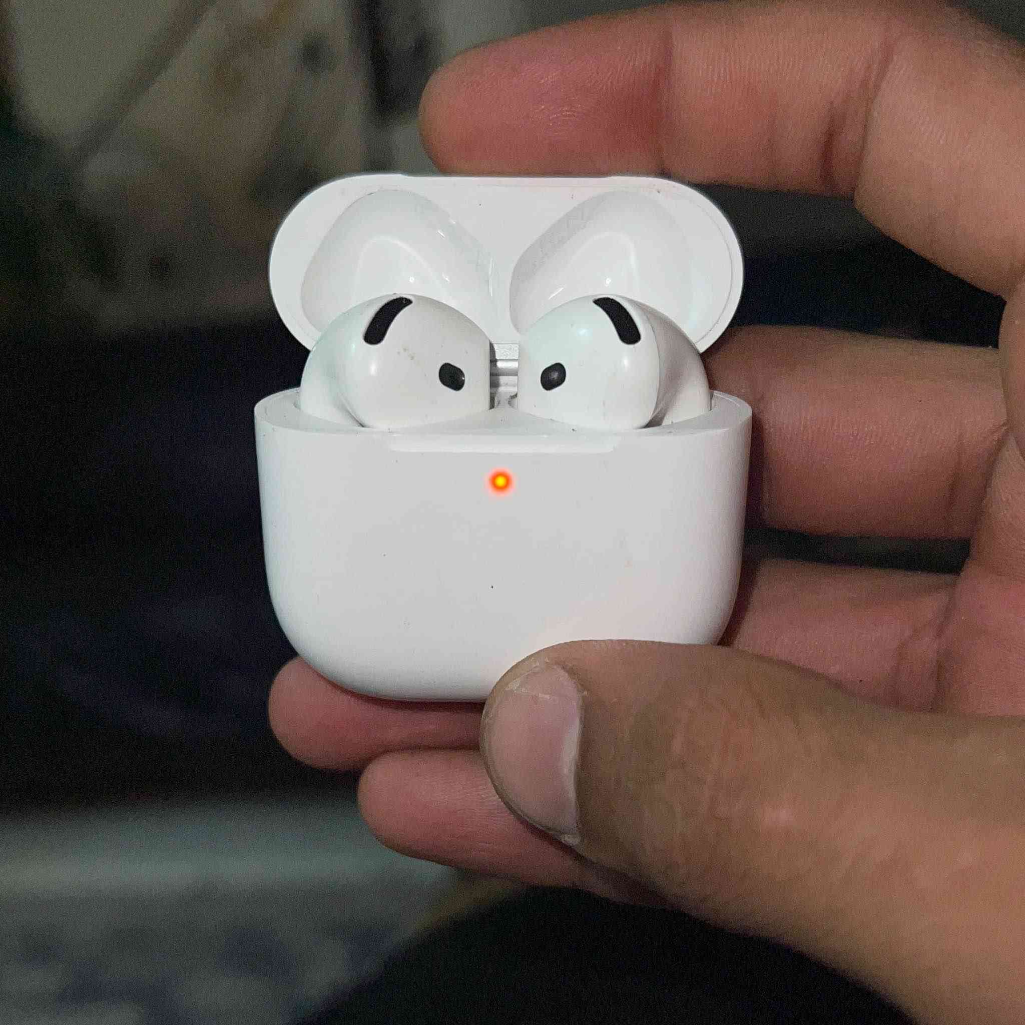 🔴 ايربود 4 نسخة بدون العزل 
🔴 تجي تفحص منين ما يعجبك صوت اتصال مايكات صور محيطي صوت مكاني تتبع رأس ايمائات تجاوب ؏ مكالمة بحركة الراس منين ما يعجبك تفحص السماعه.
🔴 ضمان ماستر 
🔴 فقط كارتونه ضايعه وعندي صوره للكارتونه والايمي اول ما اخذتها صورتها تجي تطابق ايمي 
🔴 البارحة حدثتها اخر اصدار واضح يمك بالصورة وتكدر تبحث عليه باليوتيوب 
🔴 العنوان بغداد رجائاً بدون معاملة شراي تصل ؏ رقم 
🔴 السعر 110 
*********** بغداد, العراق
