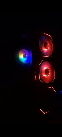 حاسبة قيمنق • Intel Xeon E5 • RX 580