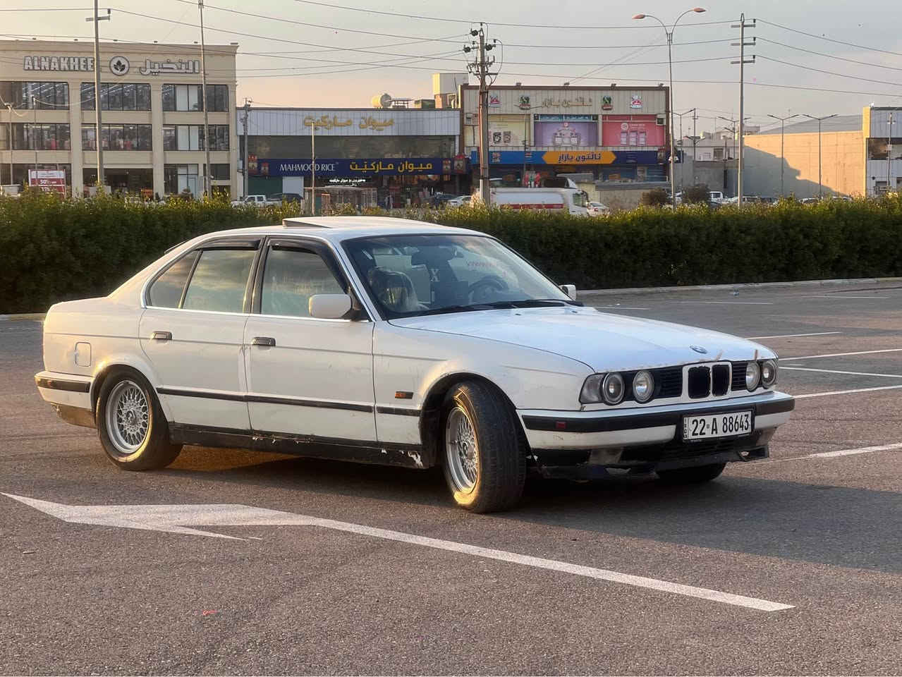Bmw//E34/1991/520گيرعادى
گيرومه كينه و ته بريد و ته قه و ره قه يى به شه رت 
سه نه وى ره قه م باريكه ساليكه به سه رجووه
جوارتايه و ويلى نوى له ژيره 
فولى گيرعاديه سلايد و كوشين جلد جام كاره بايى 
ABS لاين ئه لقه شوين هه ولير 
*********** أربيل, العراق

