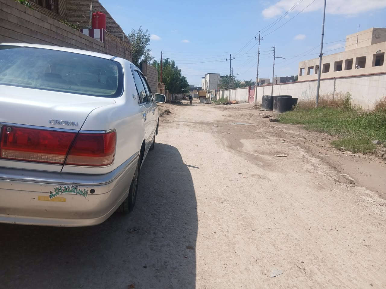 السلام عليكم البيع فقط الملكه جنون مديل 2000 دكمتين كرستال اصل ديفور الصغير نغل وكصه قماره فقط ولباقي كفاله المكان البصره القرنه السعر  90 بيه مجال. ***********
