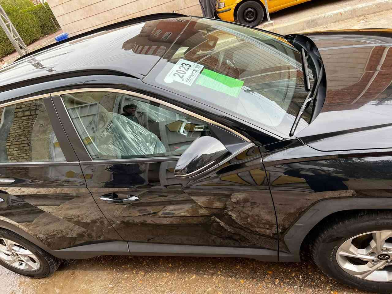 السلام عليكم
توسان 2023 وارد امريكي 

اللون اسود 

مواصفات  فول بلا فتحه

مكينة 2500 

ماشيه 42 الف 

بصمة وتشغيل عن بعد

كشنات جلد

تدفئة كشنات 

تبريد قطعتين

كشن كهرباء 

رادار امامي تحديد مسار 

قياده اليه

رادار جانبي نقطة عمياء 

جنطة كهرباء 

شاحن موبايل ذكي

ضررها بنيد فقط ضرر خفيف بدلته اصلي نفس الون

ميسان العماره ***********
