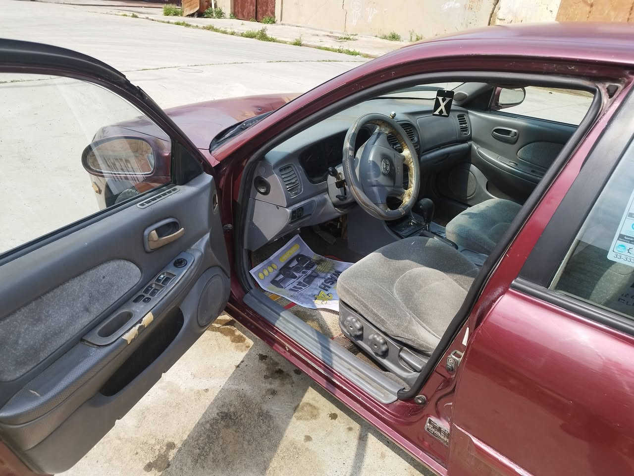 تم تنزيل السعر 40 ورقه بيع مستعجل
سوناتا موديل 2000 مصبوغه عام وبيها جراد 

رقم اربيل شرط التحويل 

مكان السياره موصل وشرعيها بالموصل 

السياره حلوه بيها ملاحضات يعوزها  ادامه وترتيب 

كير ومكينه نضيفات تبريدها عاطل 

حادث مابيها 

***********
