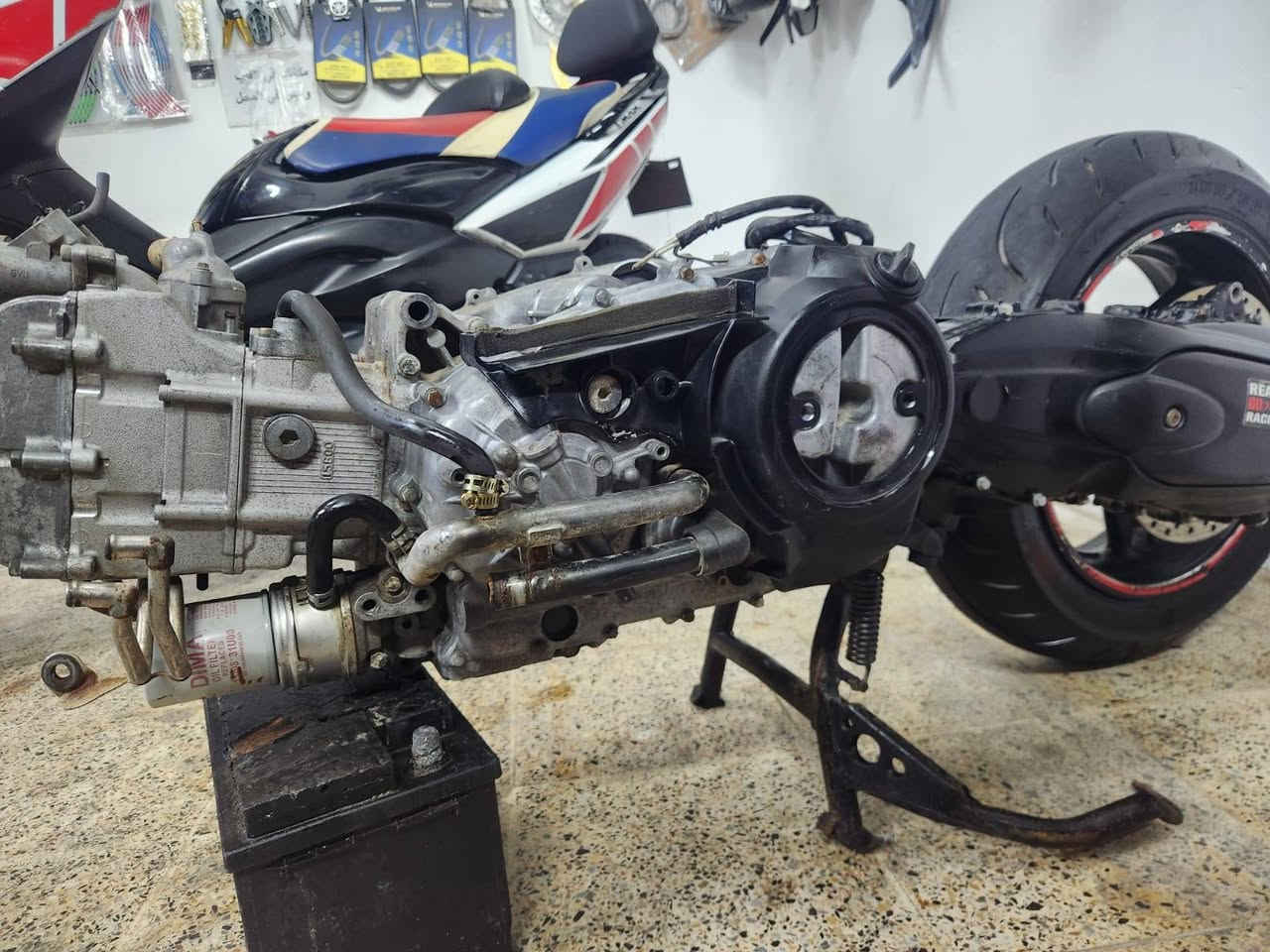 مكينه 2011كفاله ماشيه 42 الف السعر جوا السوك بغداد الجديده ***********
