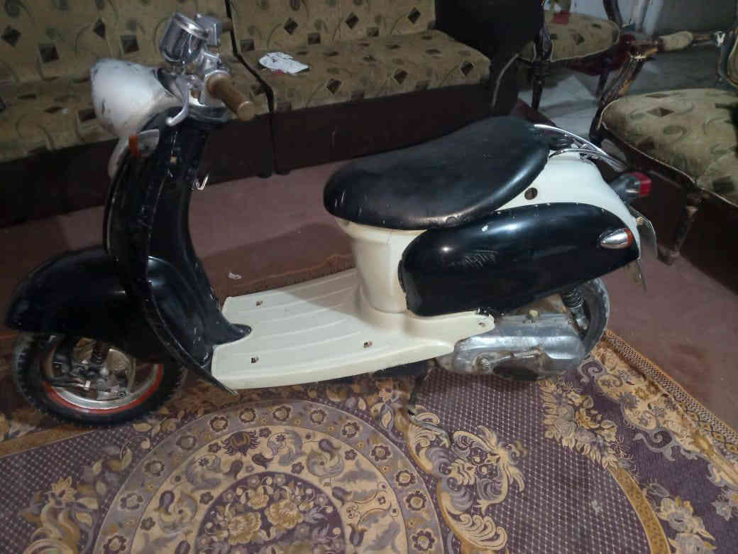 مستعجل علبيع السعر 180وبيه مجال 
السلام عليكم البيع دراجه كلاسيك مكينه وكير وشاصي مكفولات تايرات جدد 
كفرات نضيفه العنوان كربلاء التصال على الرقم ***********
