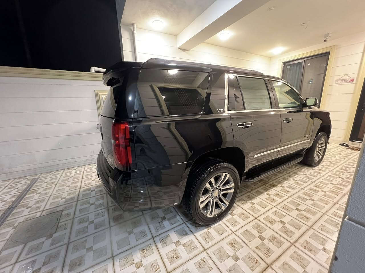 سلام عليكم للبيع تاهو lt فول بس سويج خليجي
موديل 2017 رقم بغداد بسمي ماشيه 140 الف كيلو متر 
جاهزه من كير مكينه تخم تاير حداديه سياره مكفوله من الحادث بيه بارد جاملغ امامي باقي مكفوله مكانه حله مركز 
مدينه سعر 360 بيه مجال
***********
***********
