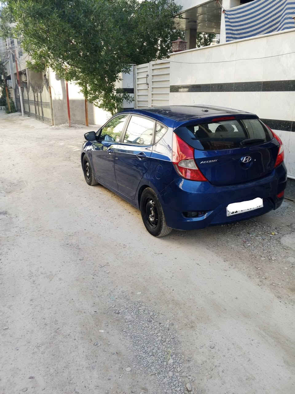 اكسنت رقم بغداد موديل 2016 وارد امريكي محرك 1600 السعر 88 وبيها مجال موبايل ***********
