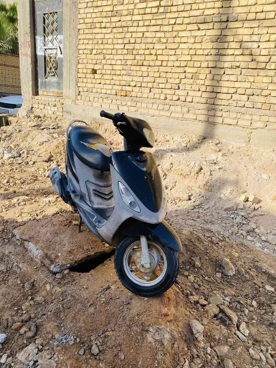 ماكس منغولي كفاله ختم واحد برغي ما مفتوح بيهه قبل شهرين نزلته حاويه  السعر  ٧٥٠  وبيها مجال مستعجل ع البيع
***********
