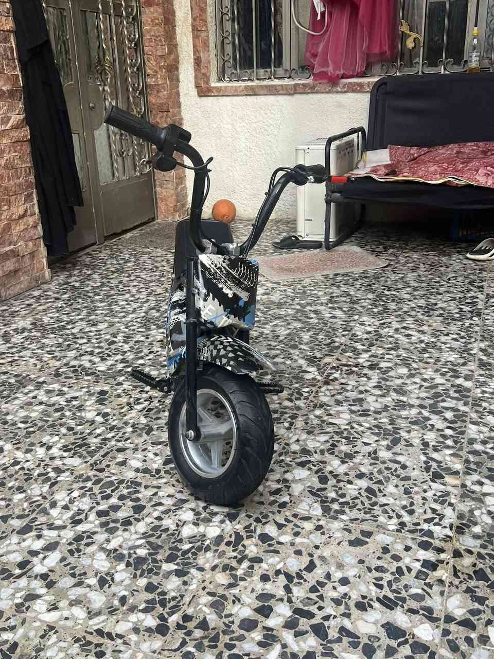 دراجة شحن هارلي بطح بطاريتين شحن تمشي ١٠٠ كيلو شحنه وحده من عمر ٧ سنوات الى ١١ سنه سرعتها ٢٥ ميل 
ممستخدمه ابدد نقصها بس شاحنه 
السعر (150,000) 
العنوان (بغداد )


**إذا كنت صاحب هذا الإعلان وتريد حذفه لأي سبب، رجاءا أرسل رسالة إلى الدعم الفني**