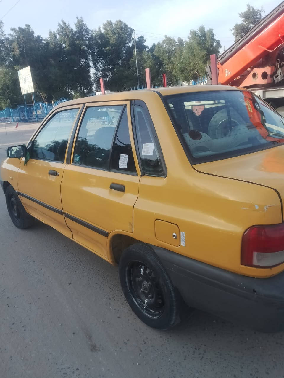 #السلام عليكم
سايبه موديل 2015. رقم بغداد مشروع وطني مداور ثاني يوم شواصي اللغود حلوات  مصفره هيئه وغرامات  كشرتهاا مكفوله ماعده دحجه بدوسه مال السايق وشبر يم البك لايت مكينه وكير حلوات السعر34 وبيهاا مجال بصيط الشراي يتصل ويدلل ***********
