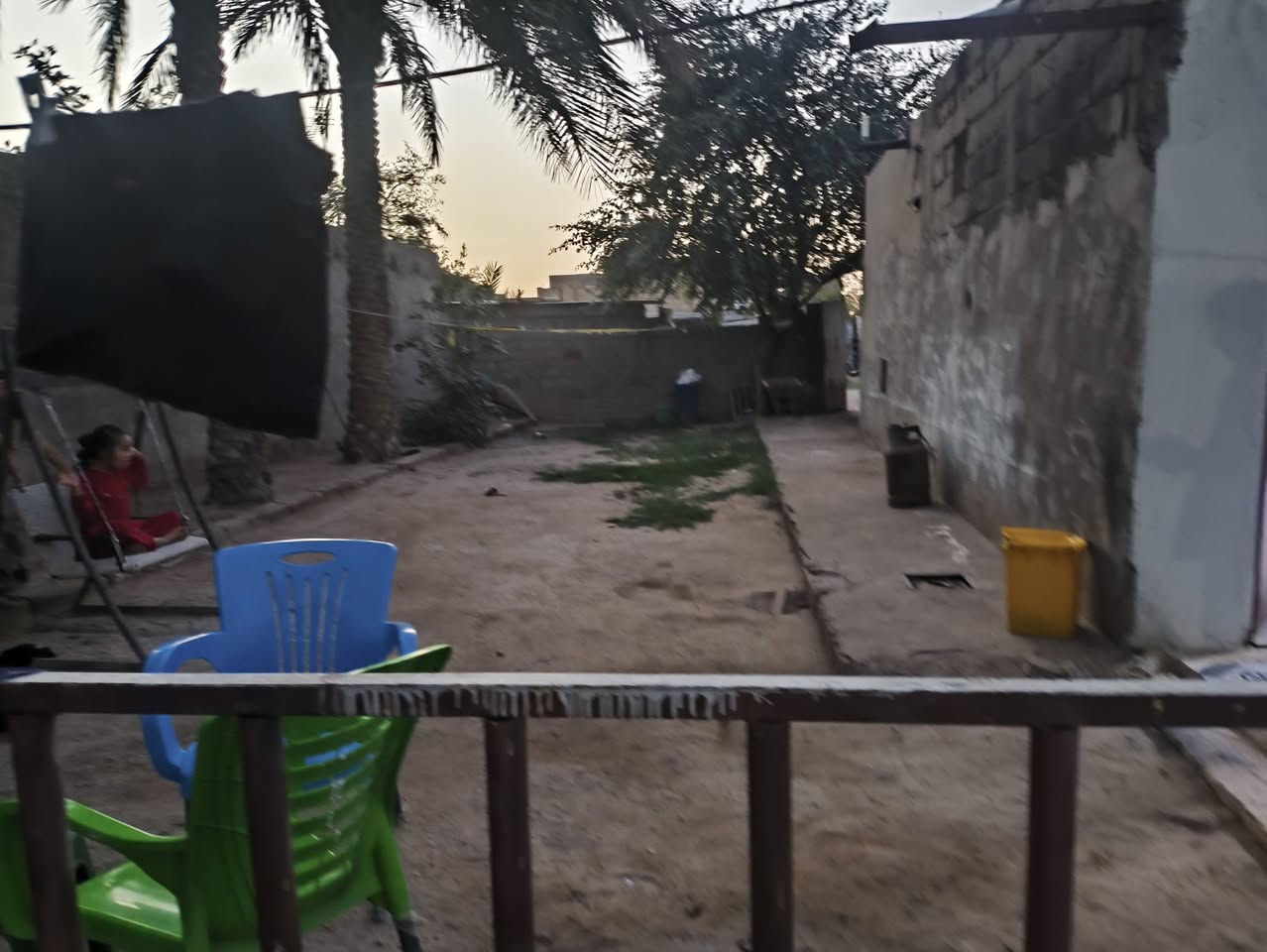 السلام عليكم
بيت معروض للبيع في ابو غرق تحديداً في منطقة المسافر يحتوي على غرفتين نوم واستقبال وكلدور 2 لمعرفة تفاصيل اكثر يرجى الاتصال على الرقم أدناه *********** - ***********
