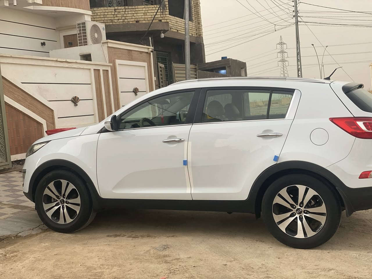 السلام عليكم
اخواني 
كيه سبورتج خلجيه سنتة الصنع (2014)

اخواني السياره مكفوله حته دعميات 
عداد المشيه (96) وشرط الفحص

الرقم بغداد. الدولي هزه سنويه ارقام جديده

التحويل بنفس اليوم 
الموصفات 
أشاره بل مرايه 
مري شفط 
كراسي جلد 
ثلاجه بل جكمجه
تحكمات فول 
كأمره دواره 
حساس امامي وخلفي 
ليد لد وعدسه 
ليت موطور متحرك
خمسه ويلكب 
تخم تاير لك حيل جديد
محرك كير شركه
حداديه صدر زيرو تريها 
السياره احلى من الصور بشرط 

عنواني 
الأنبار الرمادي السعر (163)مجالها قليل 
***********

‭0773 378 1061‬
