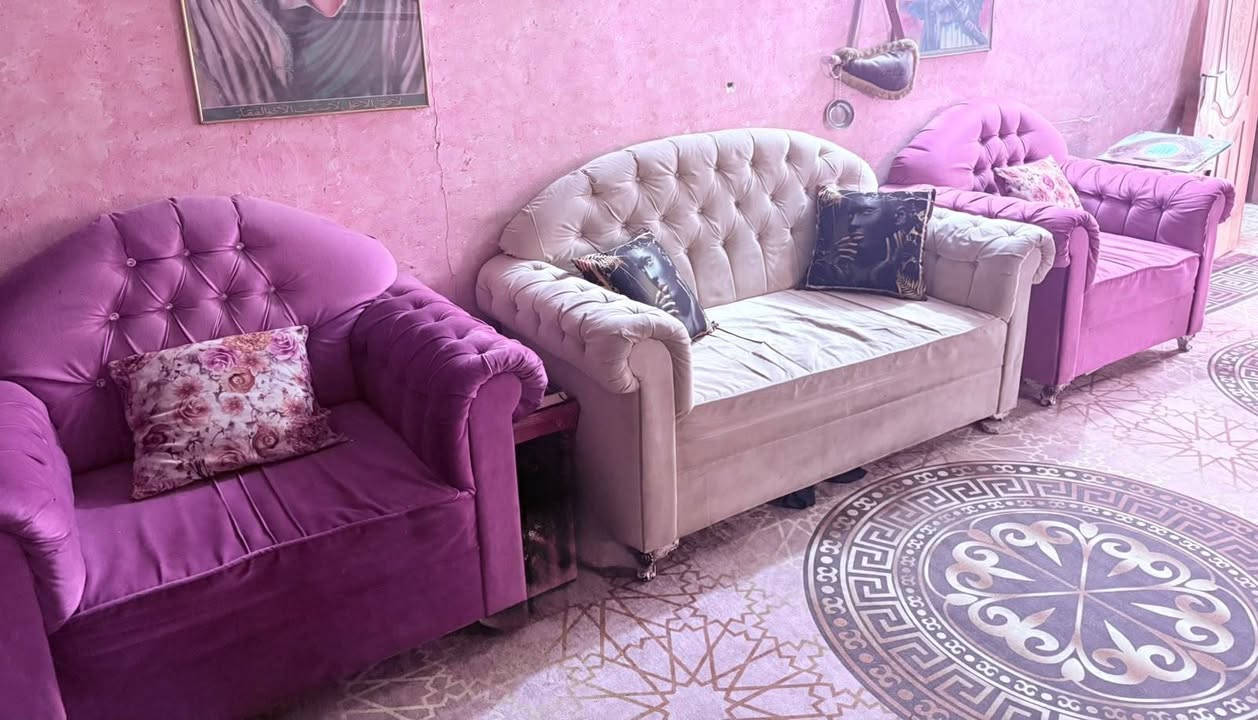 سلام عليكم تخم تسكام نظيف
ثنين كبار واربعه صغار وبسعر مناسب عنوان حله باب المشهد 
أي استفسار الاتصال ع الرقم 
***********
