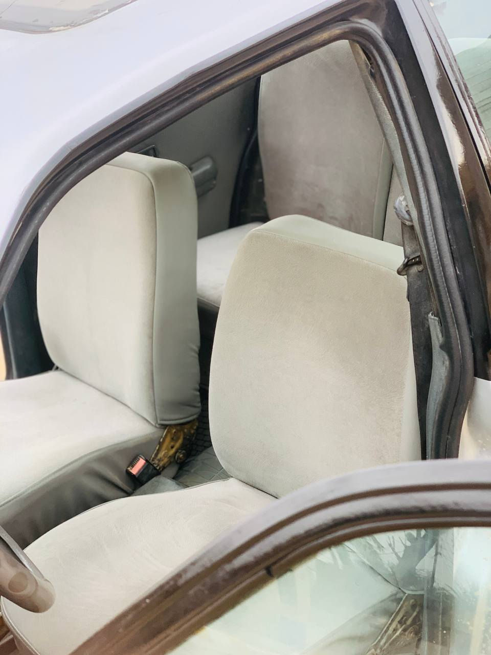 (للبيع)..سكونة 88 السعر 33$ الخاص مفتوح
السلام عليكم 
اسكونة 88 سيارة كاملة مكملة شواف العين كير محرك شرط السيارة وضع البلاد (صبغ عام للجمالية مكفولة من الضربة والكص) غرفة داخلية جديده تخم تايرات وسبير جدد كهربائيات كلها شغالة السعر 33$ وبيها مجال حك الجية 
للبيع والمراوس حسب القناعة .


**إذا كنت صاحب هذا الإعلان وتريد حذفه لأي سبب، رجاءا أرسل رسالة إلى الدعم الفني**