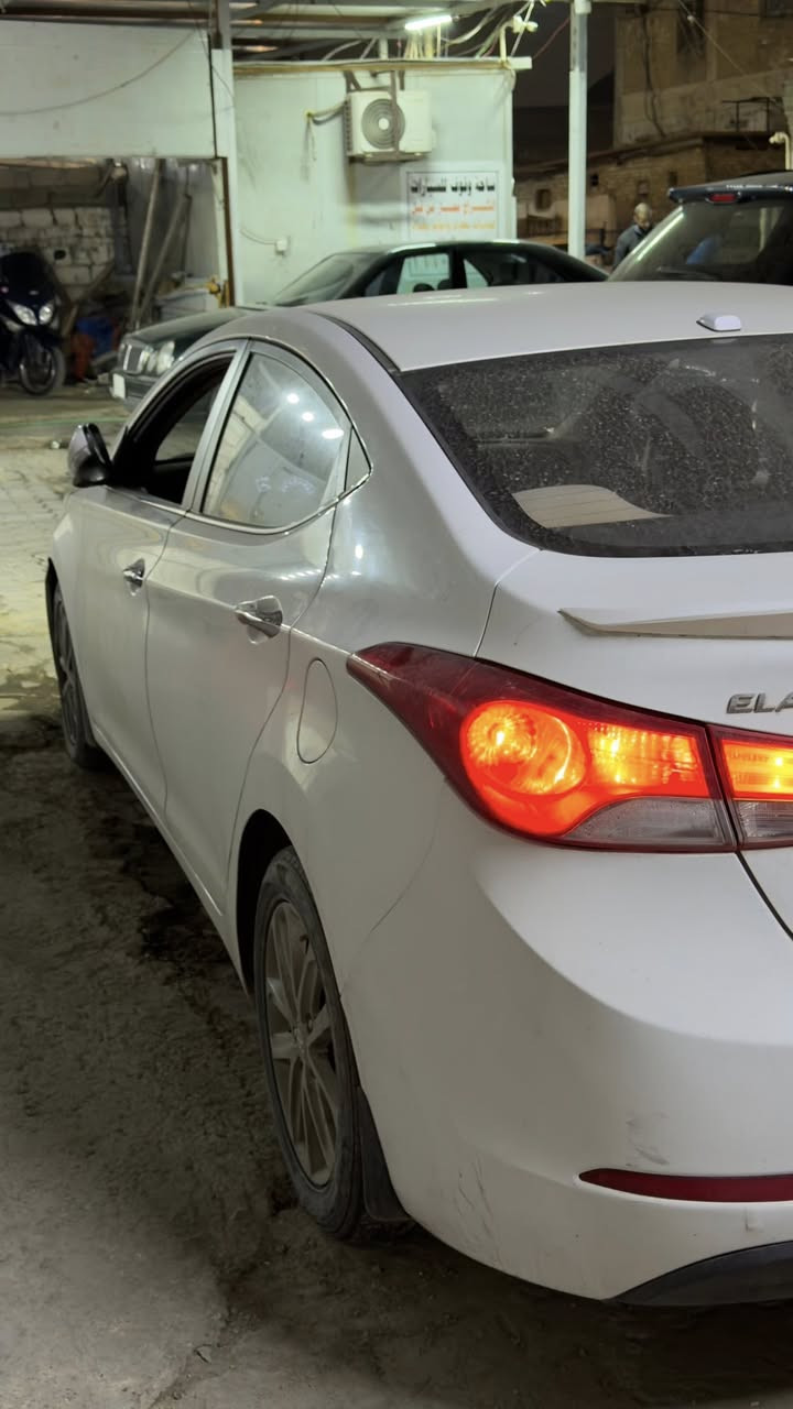 سلام عليكم
النترا موديل 2016 
وارد خليجي 
حجم المحرك 1800
كير 6 نمر 
مواصفات السياره العاديه 
فتحه 
لايتات لد 
تحكم ستيرن 
اني مغلف الكشنات والارضيه جلد 
البجم كله زنون مسوي 
ادامه للمكينه ومنظومة البانزين
 ادامه لصدر السياره كامل 
مازدات جديده 
ادامه للتبريد 
السياره بيها صبغ هلال الجاملغ الخلفي اثر ضربه 
و صبغ ع كد دائره صغيره با بنيد بسبب سوء غسل وكع الصبغ وصبغتها دائره صغيره 
السياره ماشيه 105 الف 
سعرها 132 وبيها مجال 
***********
