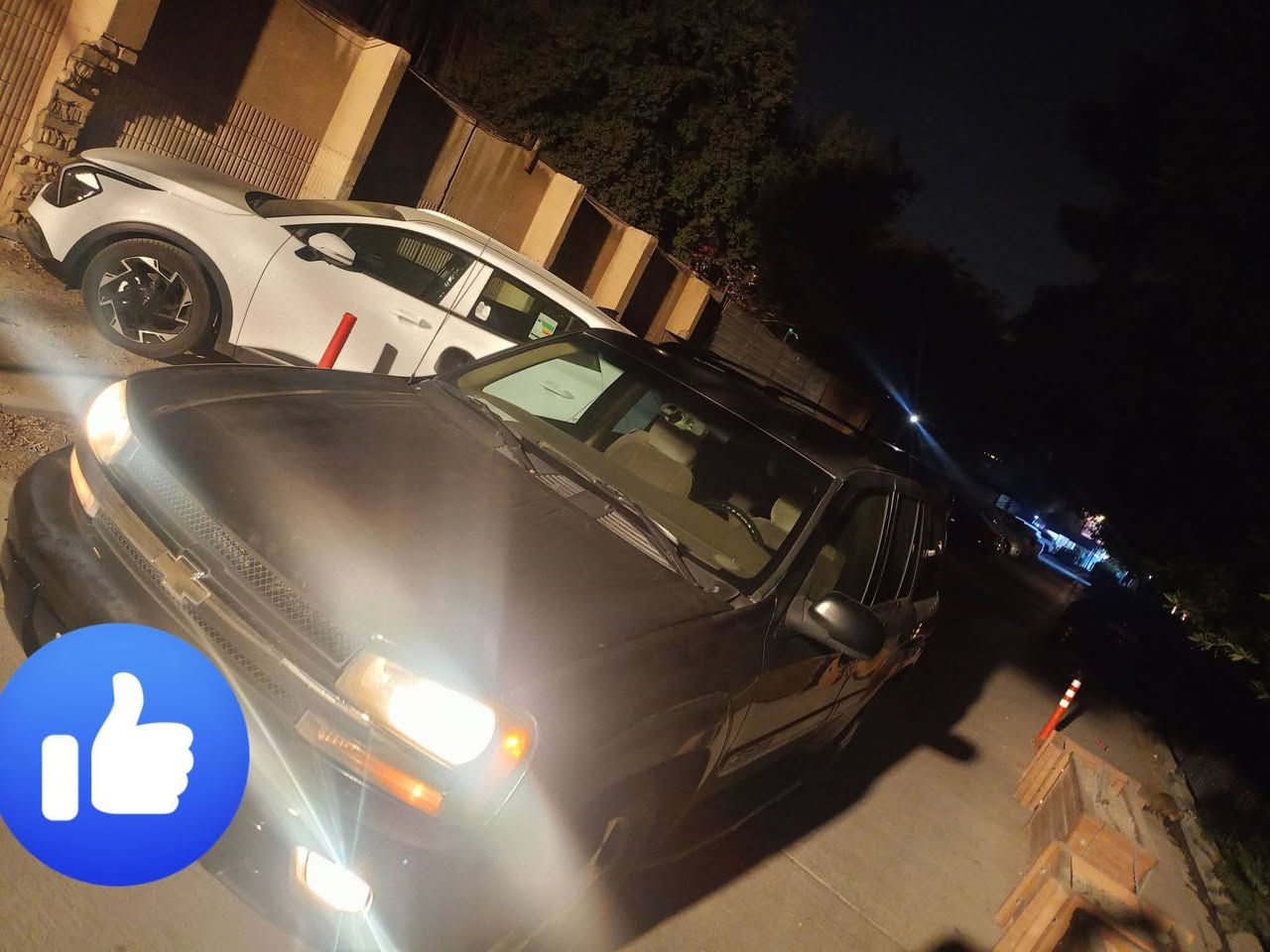 السلام عليكم
‎بلايزر 2004
‎6 سلندر 
‎محرك 4200
‎گير ومكينة خير من الله
‎مصبوغة حزام 
‎شاشة
‎ وكامرة مع البگ  
‎سستم صوت ودمام
‎بلوتوث
‎سيارة نظيفة وجاهزة من كل النواحي 

رقم بغداد 
تحويل ثاني يوم 

‎السعر :85 
‎للأستفسار :
‎ ***********
‎
